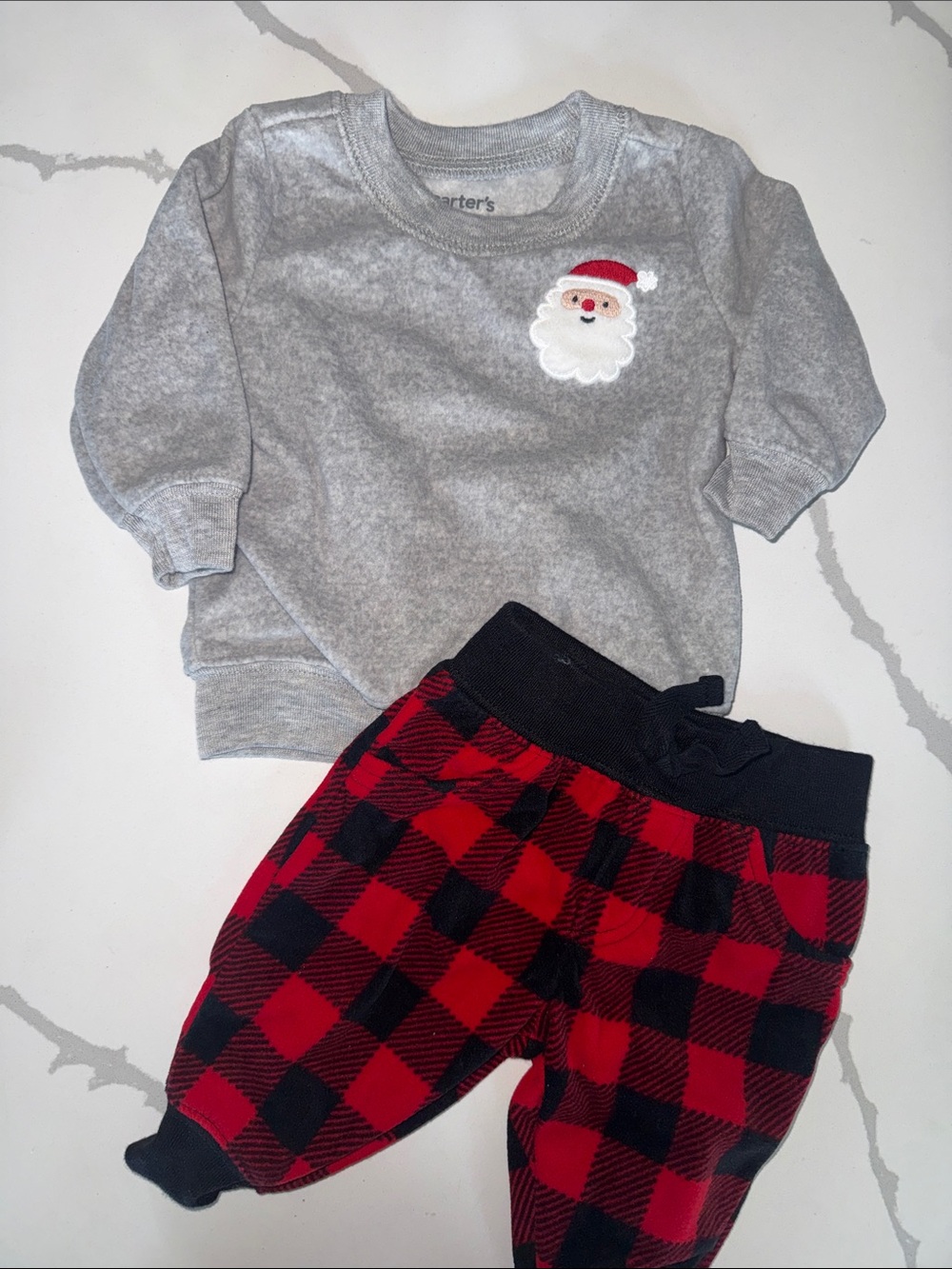 Carter's outfit set